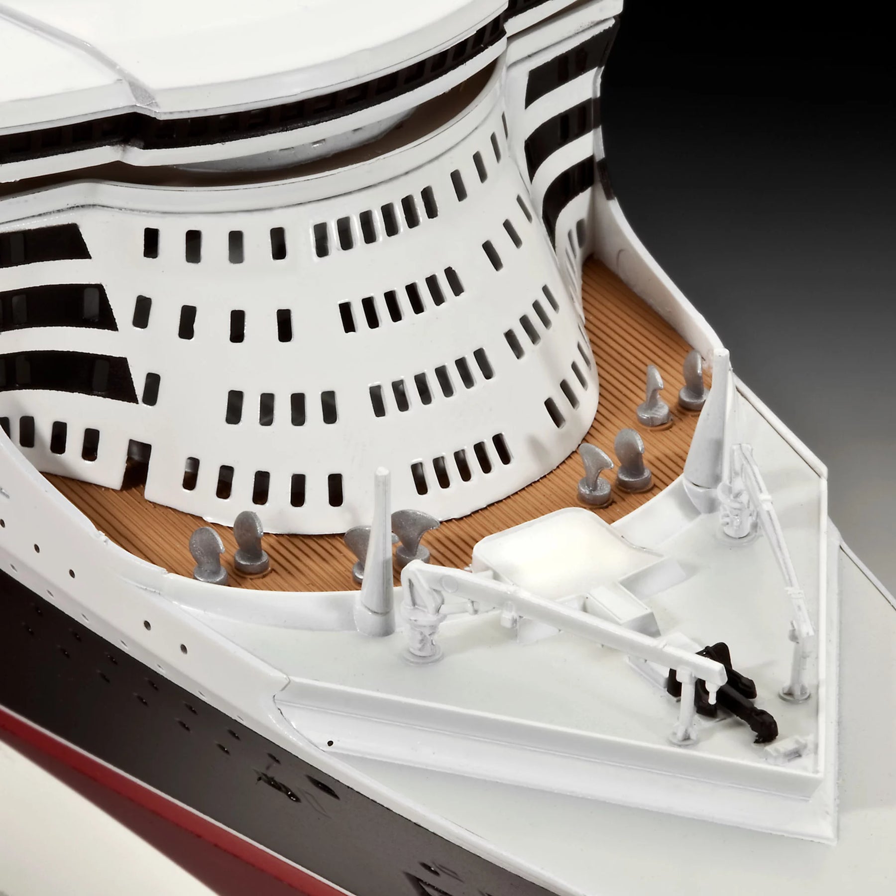 Ocean Liner Queen Mary 2