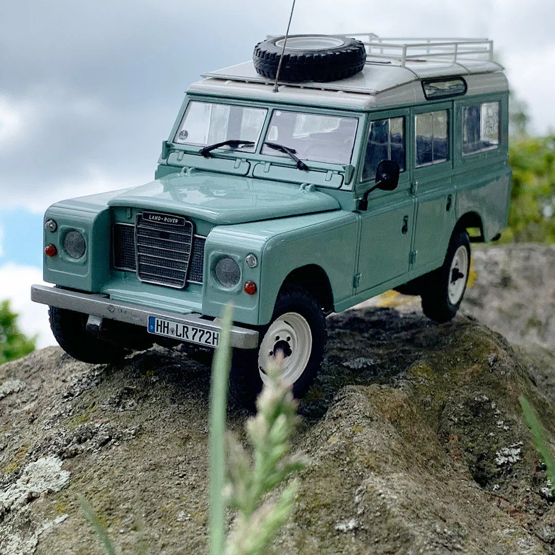 Land Rover Series III LWB station wagon