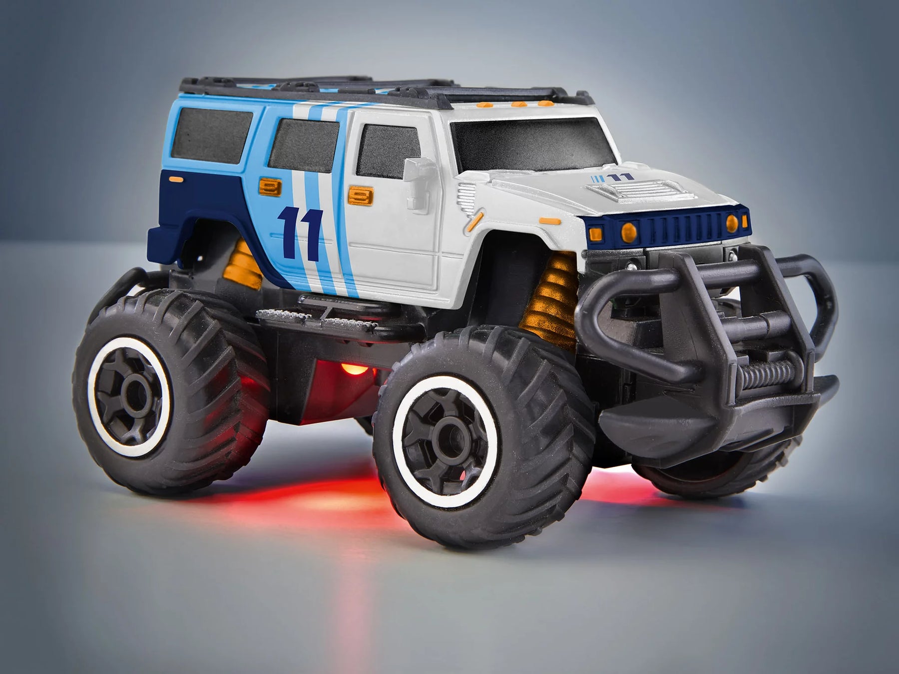 RC Car "Line Backer"
