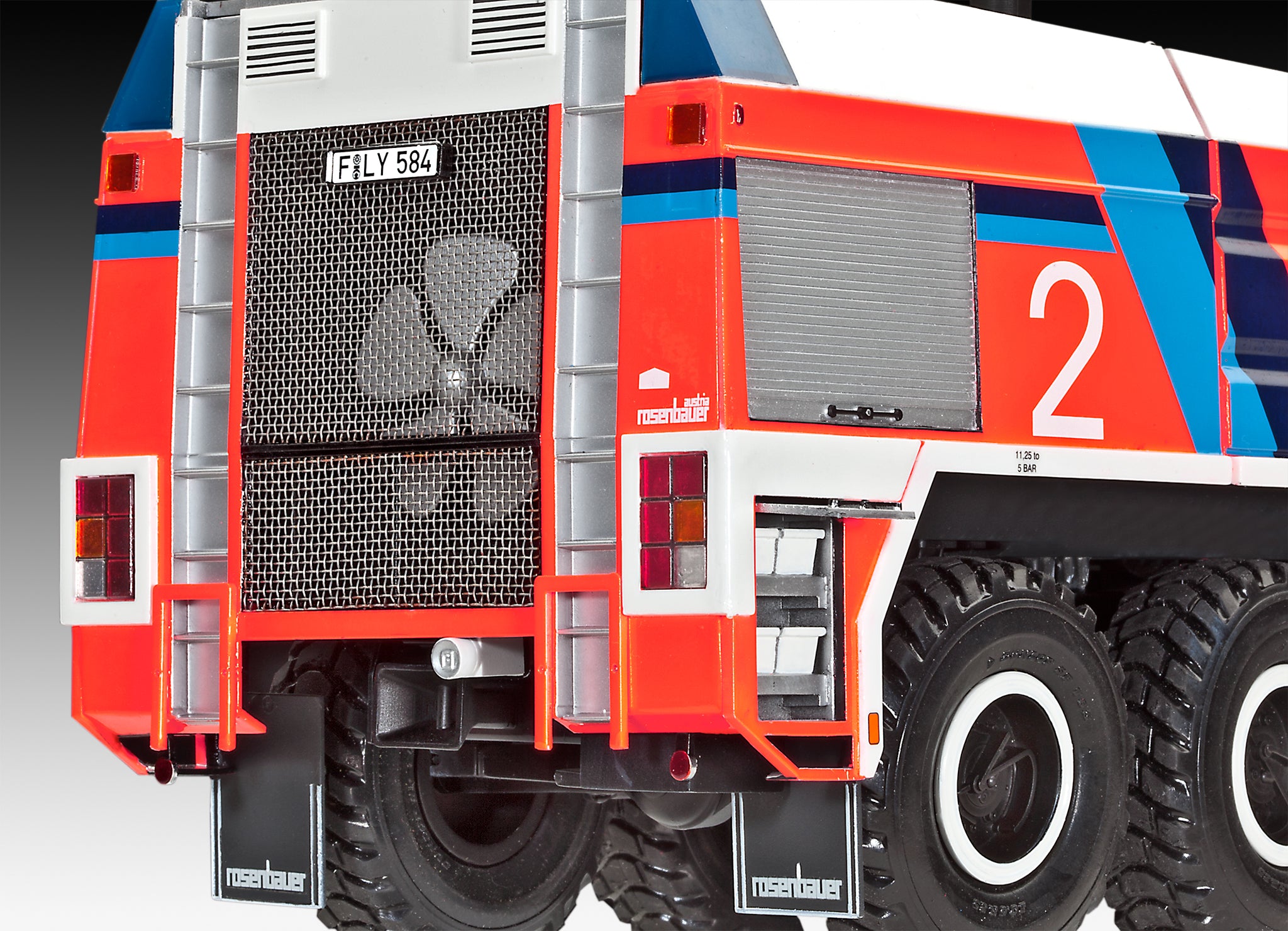 その他 Revell Rosenbauer GFLF Simba 8x8 1/24 GLFL Simba 8x8 model kit: airport fire engine 1:24