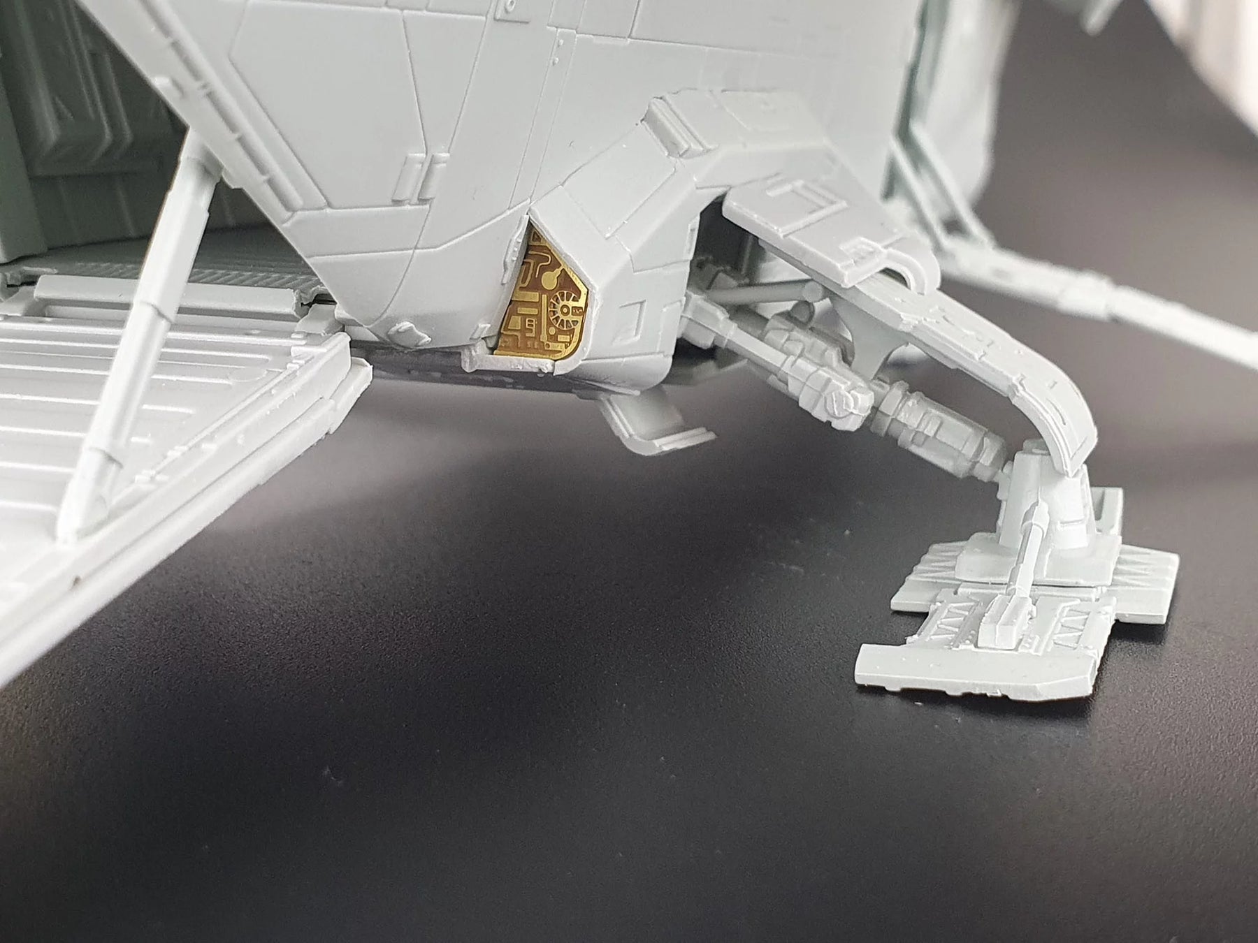 The Mandalorian: Razor Crest "Edición Platino"