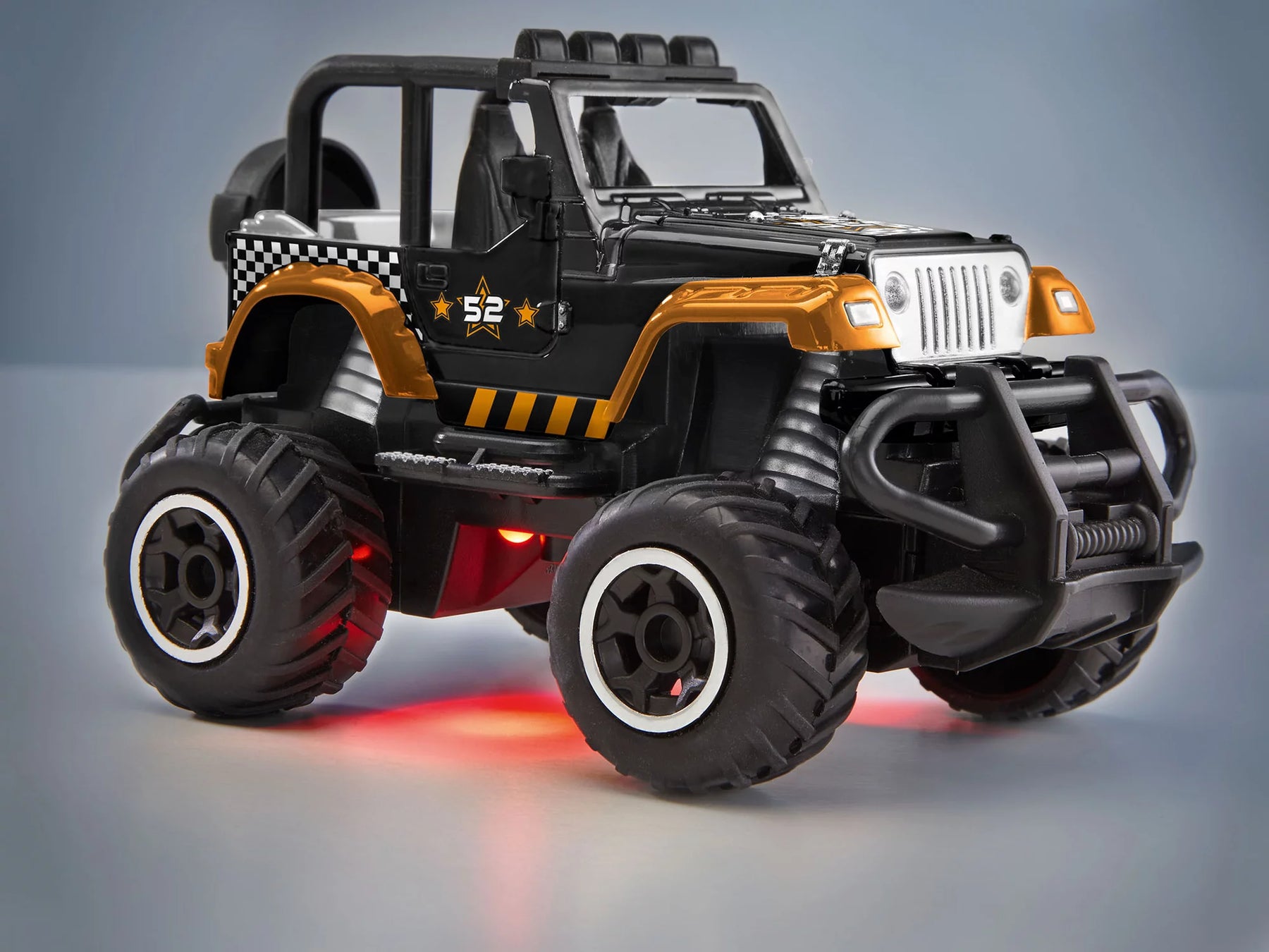 RC auto Jeep Wrangler "Quarter Back"