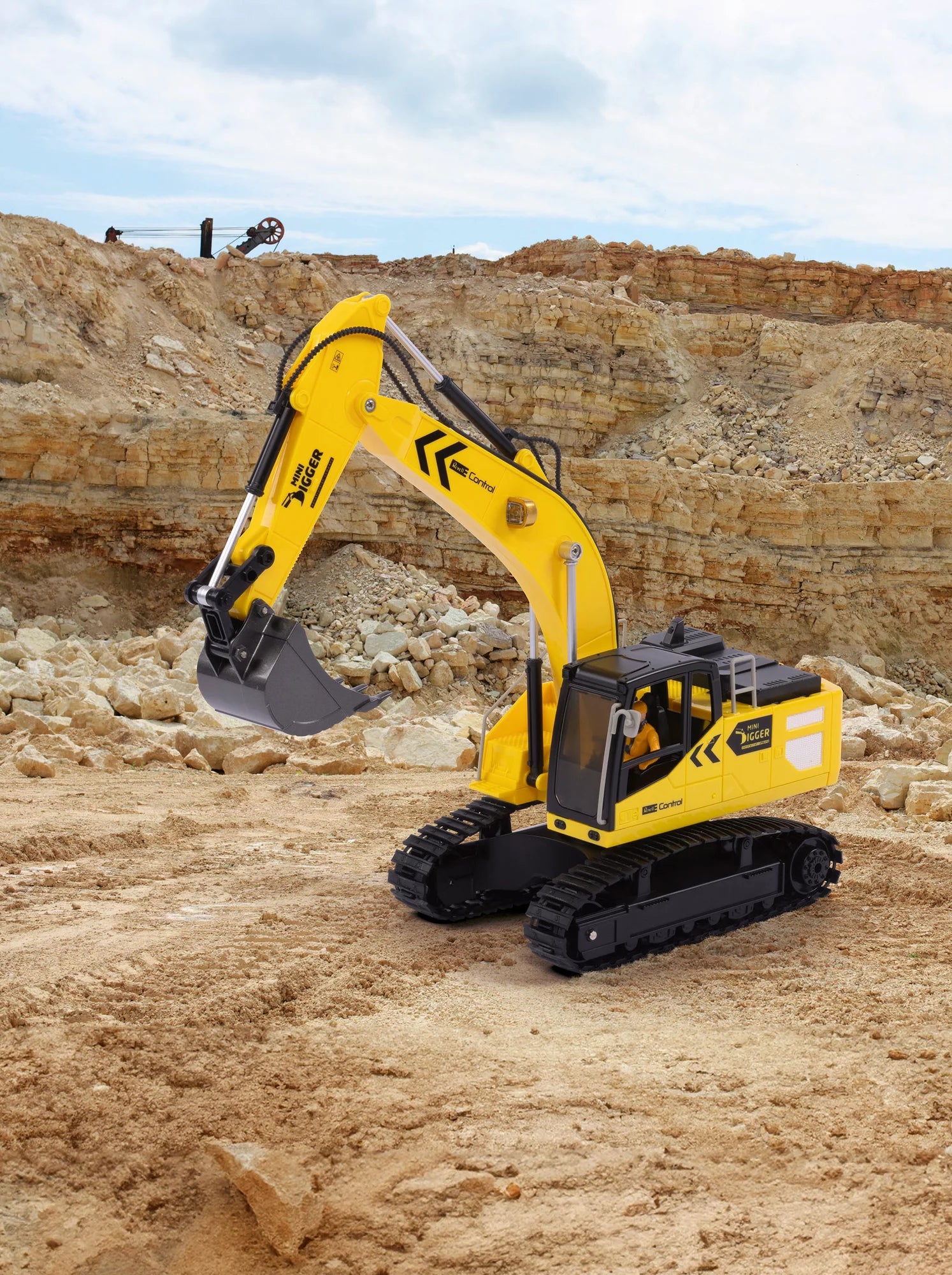 RC Construction Vehicle “Mini Digger 2.0”