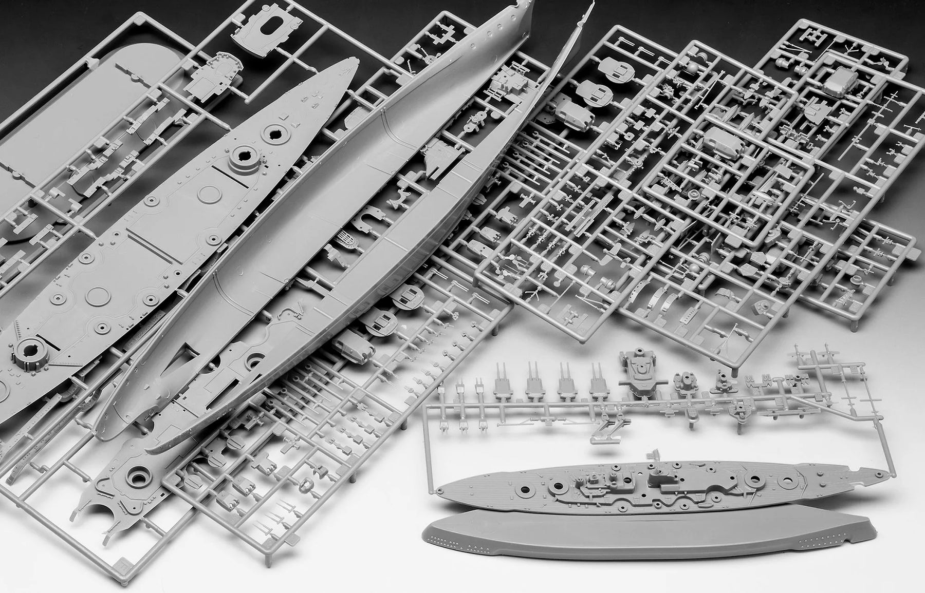 Geschenkset De legendarische Bismarck (1:700-1:1200)
